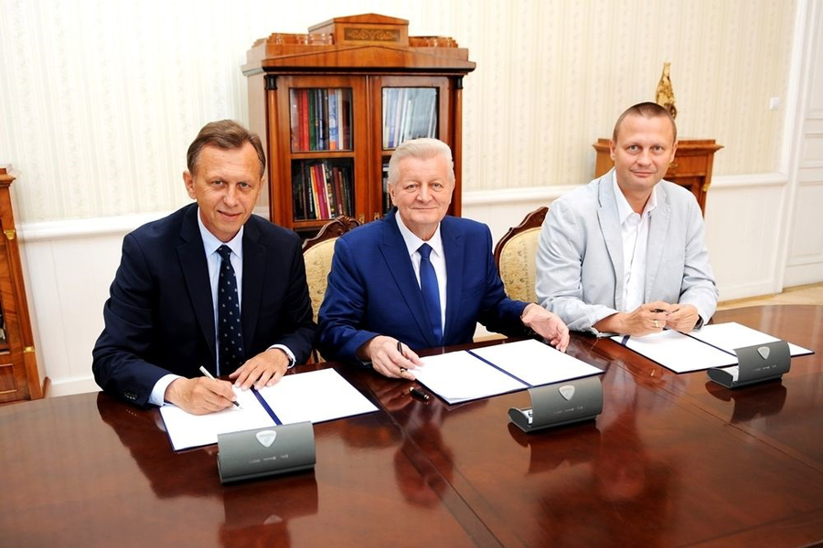 Podpisano umowę na dofinansowanie Małopolskiej Chmury Edukacyjnej